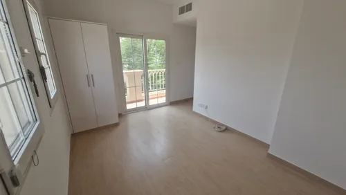 2 Bedrooms Villa in Springs 12
