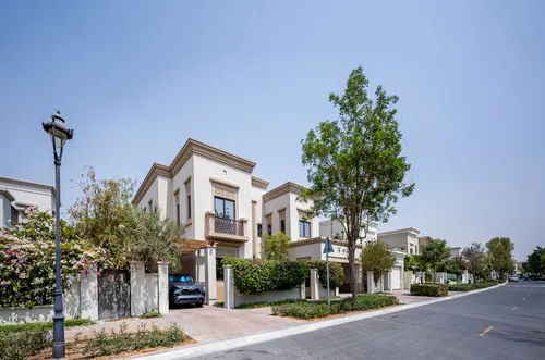 6 Bedrooms Villa in Yasmin