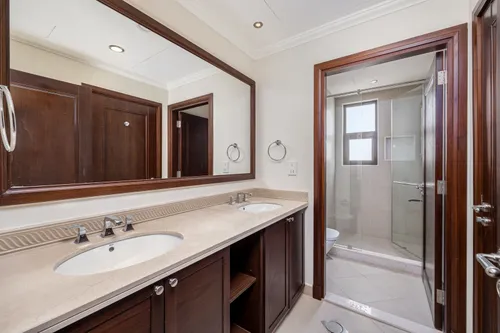 6 Bedrooms Villa in Yasmin