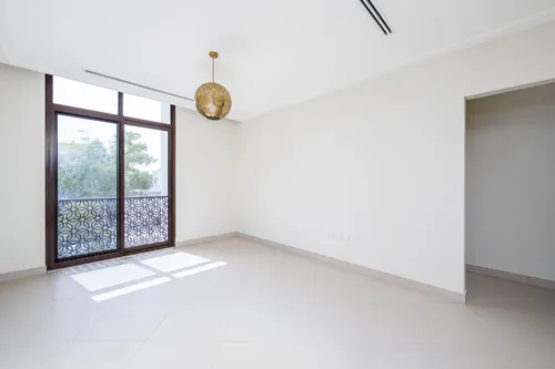 6 Bedrooms Villa in Yasmin