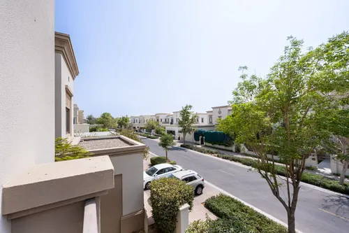6 Bedrooms Villa in Yasmin