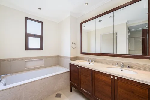 6 Bedrooms Villa in Yasmin