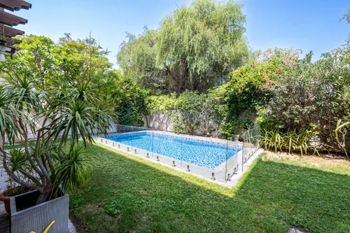 6 Bedrooms Villa in Yasmin