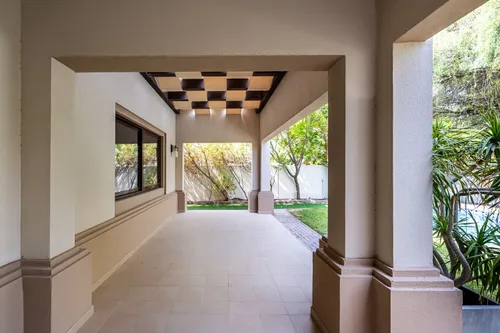 6 Bedrooms Villa in Yasmin