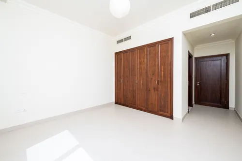 6 Bedrooms Villa in Yasmin