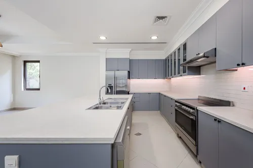 6 Bedrooms Villa in Yasmin