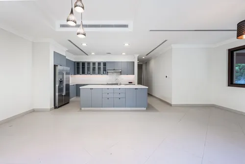 6 Bedrooms Villa in Yasmin