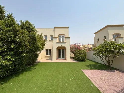 Lake View | Large Plot | Close to Pool And Park
