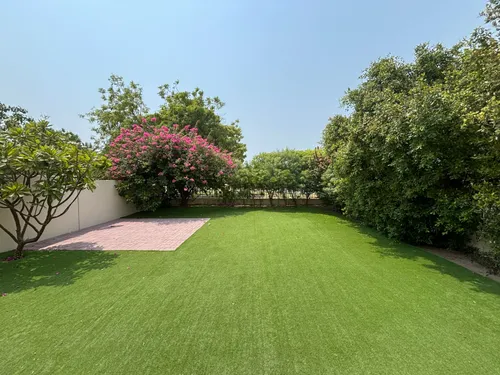 2 Bedrooms Villa in Springs 12