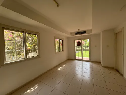 2 Bedrooms Villa in Springs 12