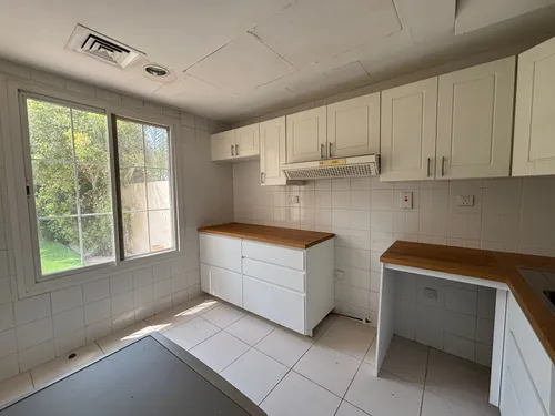 2 Bedrooms Villa in Springs 12