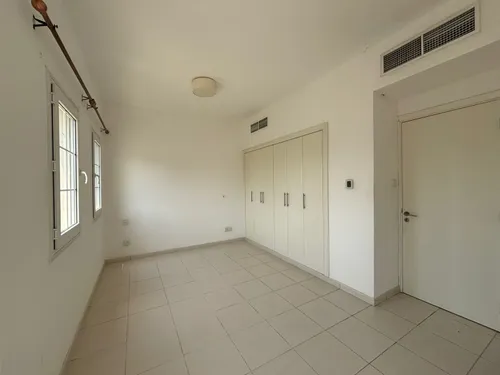 2 Bedrooms Villa in Springs 12