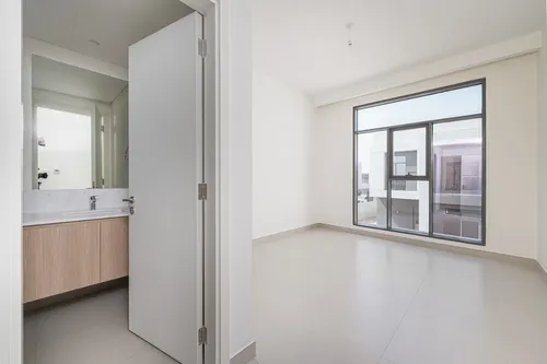 4 Bedrooms Villa in The Pulse Beachfront 3