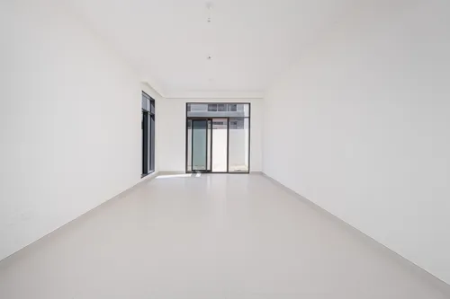 4 Bedrooms Villa in The Pulse Beachfront 3