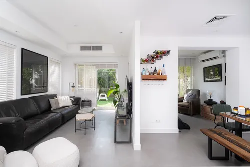2 Bedrooms Villa in Springs 10