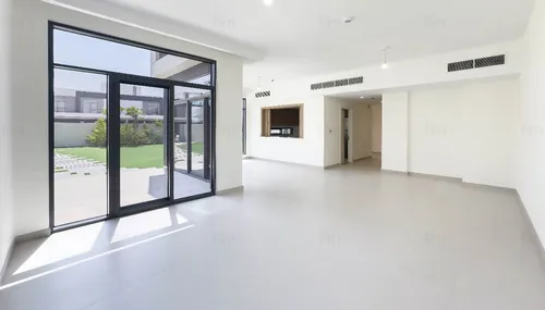 4 Bedrooms Villa in The Pulse Beachfront 3