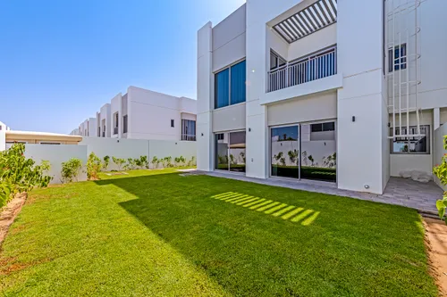Contemporary | Club House | Tennis Court | Garden