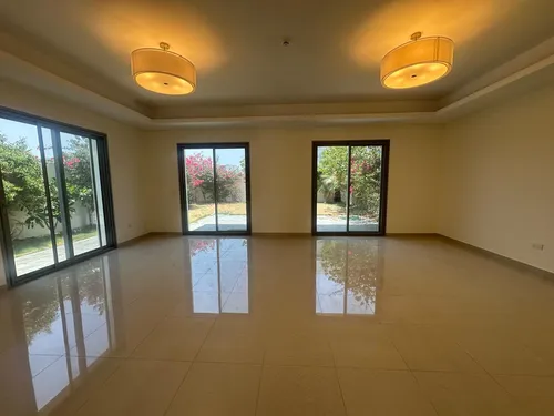 3 Bedrooms Villa in Umm Suqeim 1 Villas