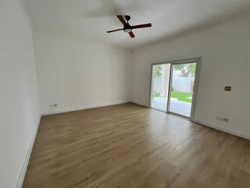 4 Bedrooms Villa in Meadows 6