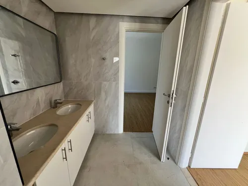 4 Bedrooms Villa in Meadows 6
