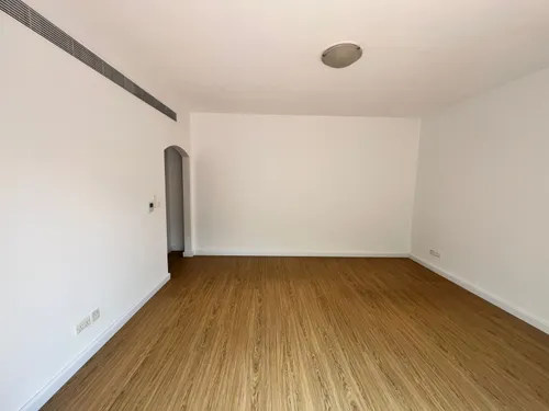 4 Bedrooms Villa in Meadows 6