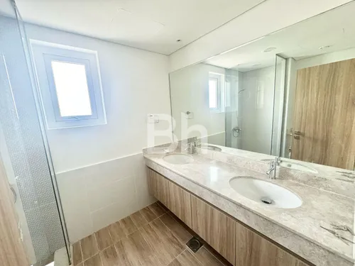 4 Bedrooms Villa in La Rosa 6