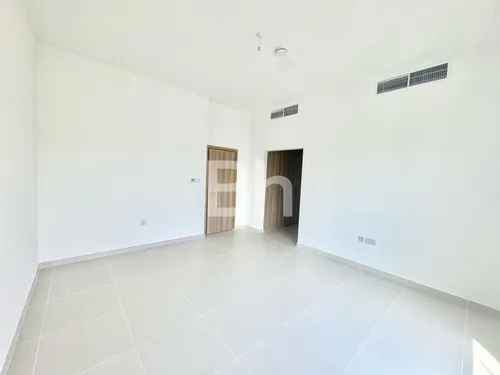 4 Bedrooms Villa in La Rosa 6