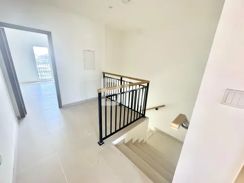 4 Bedrooms Villa in La Rosa 6