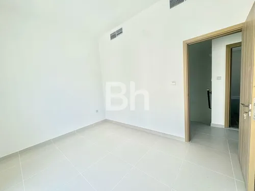 4 Bedrooms Villa in La Rosa 6