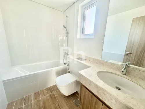 4 Bedrooms Villa in La Rosa 6