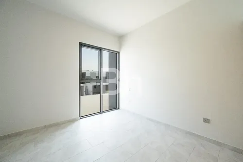 3 Bedrooms Villa in La Rosa 2