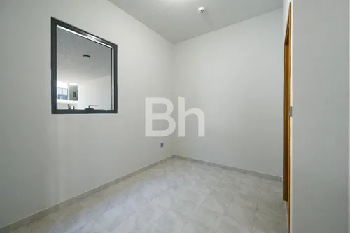 3 Bedrooms Villa in La Rosa 2