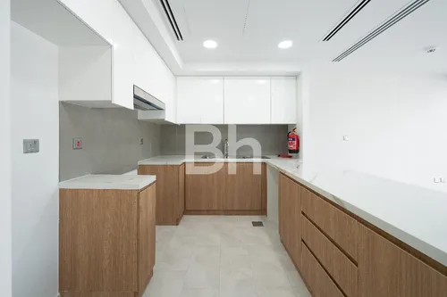 3 Bedrooms Villa in La Rosa 2