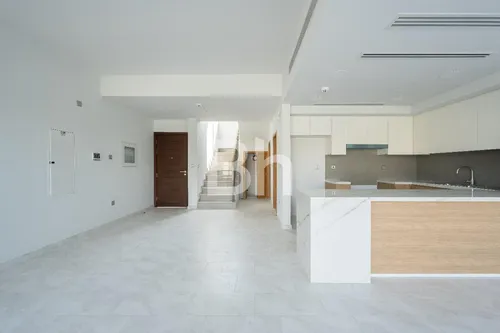 3 Bedrooms Villa in La Rosa 2
