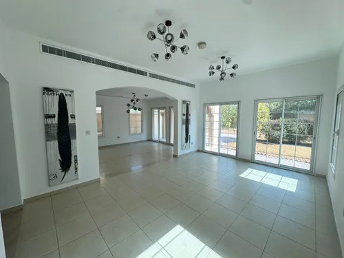 2 Bedrooms Villa in Jumeirah Village Triangle