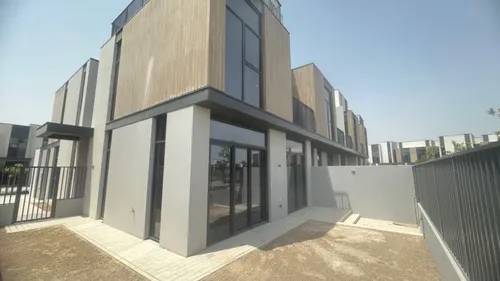 4 Bedrooms Villa in Mudon Al Ranim 1