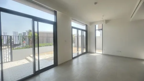 4 Bedrooms Villa in Mudon Al Ranim 1