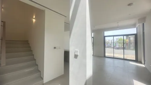 4 Bedrooms Villa in Mudon Al Ranim 1