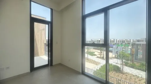 4 Bedrooms Villa in Mudon Al Ranim 1