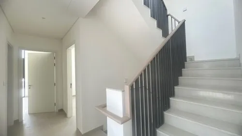 4 Bedrooms Villa in Mudon Al Ranim 1