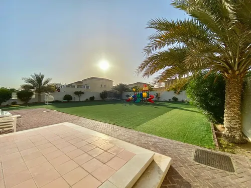 4 Bedrooms Villa in Jumeirah Park