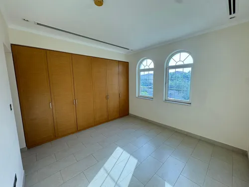 4 Bedrooms Villa in Jumeirah Park