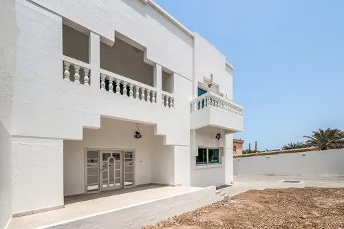 5 Bedrooms Villa in Umm Suqeim 2
