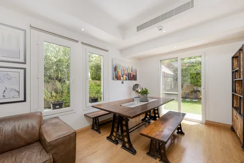 2 Bedrooms Villa in Springs 1