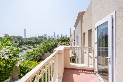 2 Bedrooms Villa in Springs 1