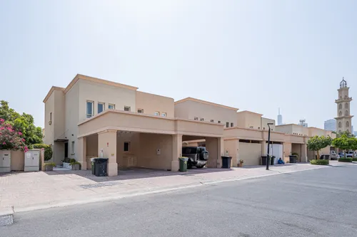 2 Bedrooms Villa in Springs 1