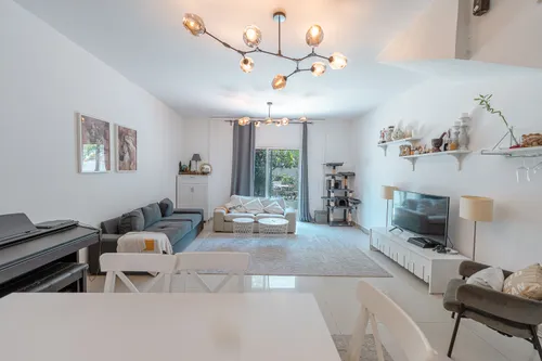 3 Bedrooms Villa in Arabian Style