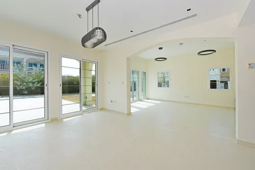 2 Bedrooms Villa in District 9N