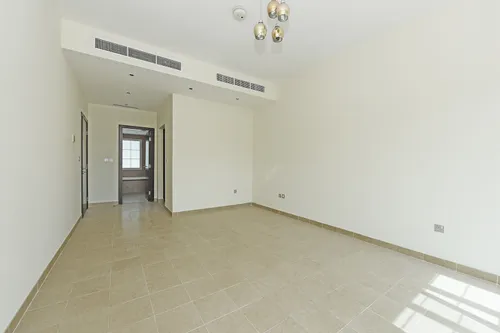 2 Bedrooms Villa in District 9N