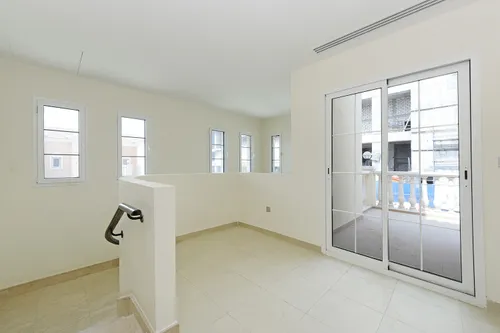 2 Bedrooms Villa in District 9N